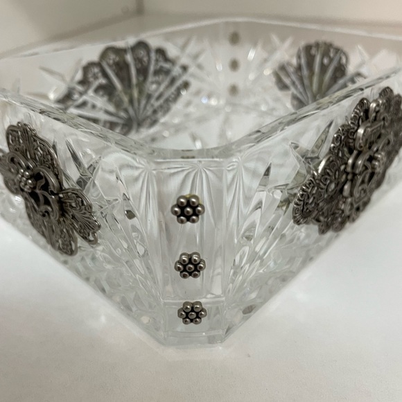 Glass and silver decorative box with lid - Picture 11 of 11
